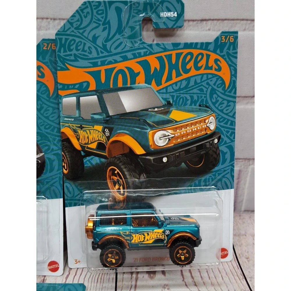 Hot Wheels Set 1-5 Cars, 2024 Pearl & Chrome 56th Anniversary (No Chase) HWH54